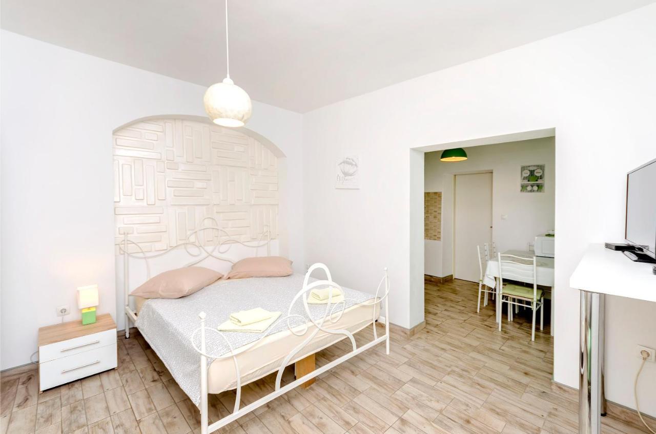 Apartments And Room Take It Easy Трибунь Экстерьер фото